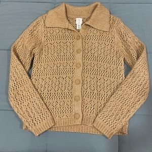 Sweater with buttons